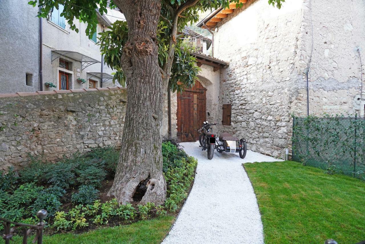 B&B Il Sogno Nel Borgo Gargnano Buitenkant foto